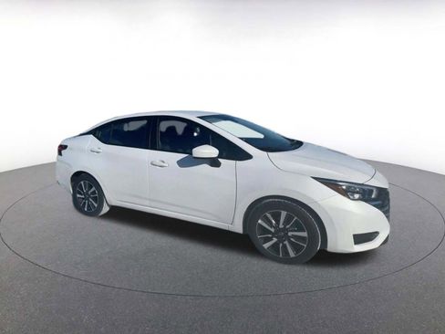 Used 2025 Nissan Versa SV image 2