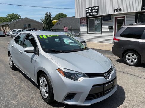 Used 2015 Toyota Corolla LE FWD image 1