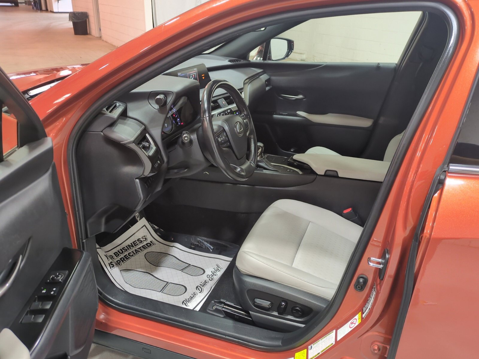 Used 2019 Lexus UX 250h w/ Accessory Package 2 AWD/4WD image 15