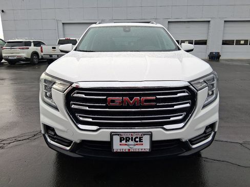 Used 2024 GMC Terrain SLT image 8