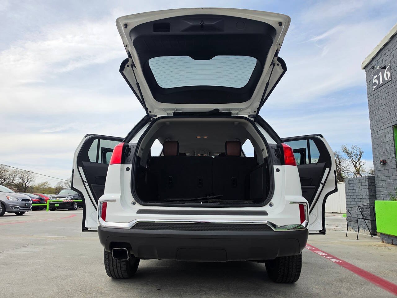 Used 2017 GMC Terrain SLT FWD image 30
