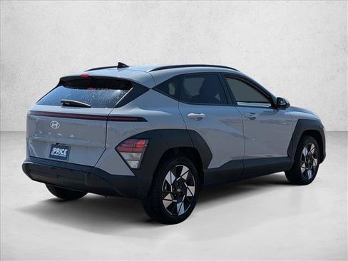 Used 2025 Hyundai Kona SEL FWD image 5