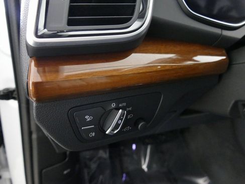 Used 2024 Audi Q5 e Premium Plus image 15