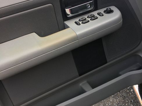 Used 2006 Ford F150 XLT image 10