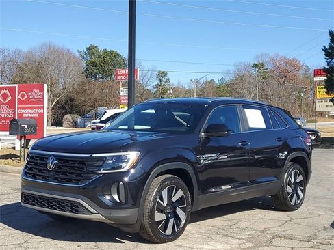 Certified 2024 Volkswagen Atlas Cross Sport SE w/ Black Wheel Package image 31