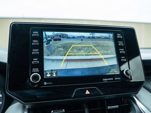 Used 2022 Toyota Venza XLE image 24