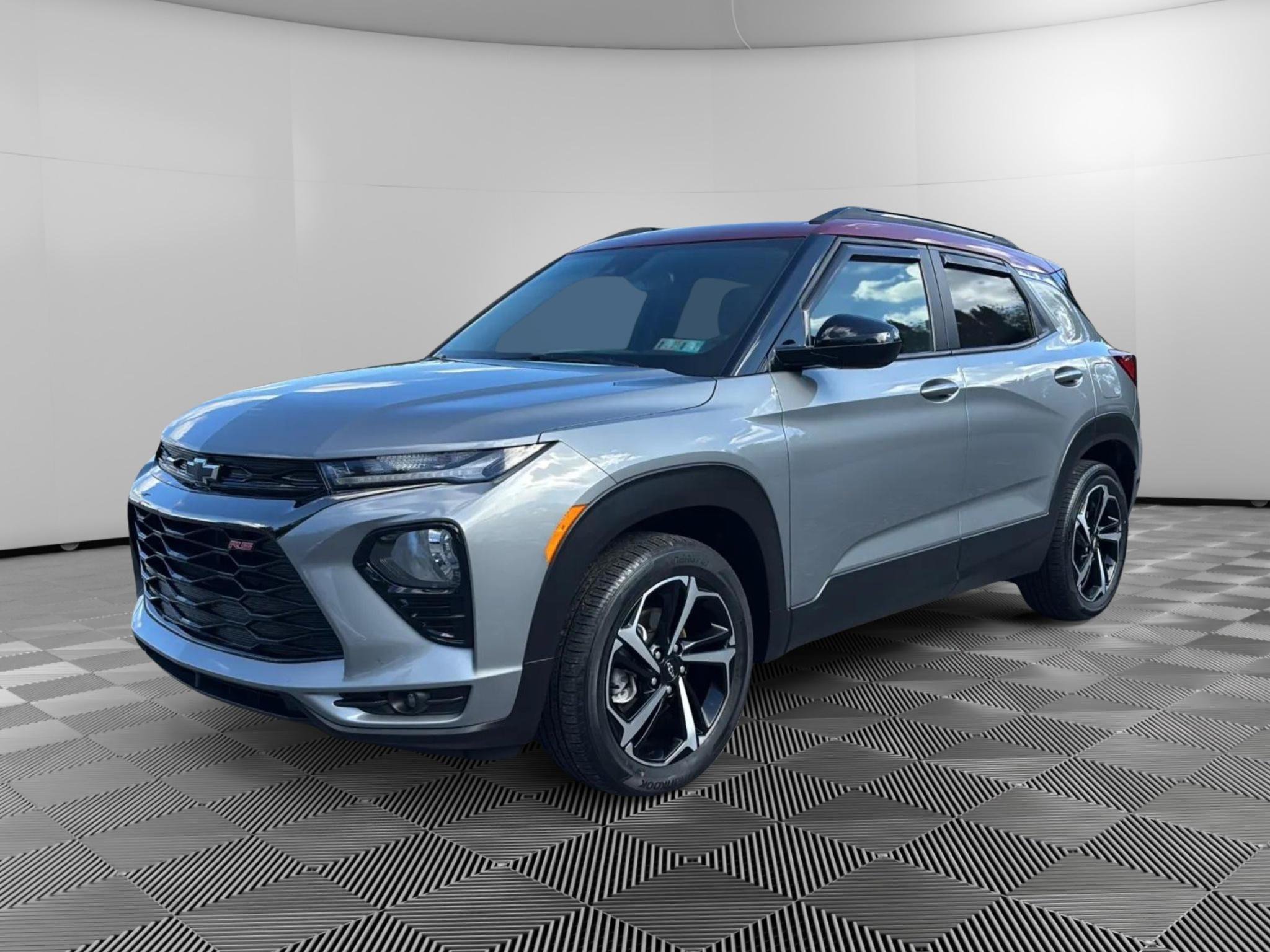 Used 2023 Chevrolet TrailBlazer RS w/ Sun and Liftgate Package AWD/4WD image 1