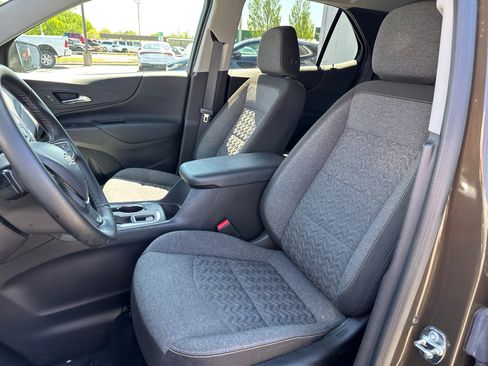 Used 2024 Chevrolet Equinox LT w/ LPO, Floor Liner Package FWD image 9