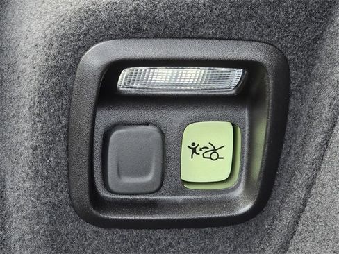 Certified 2023 Chevrolet Corvette Stingray Coupe w/ Z51 Performance Package image 15