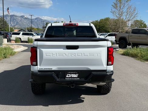 Used 2023 Chevrolet Colorado Z71 w/ Z71 Convenience Package 2 AWD/4WD image 11