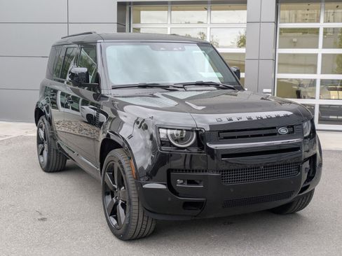New 2026 Land Rover Defender 110 X-Dynamic SE AWD/4WD image 3