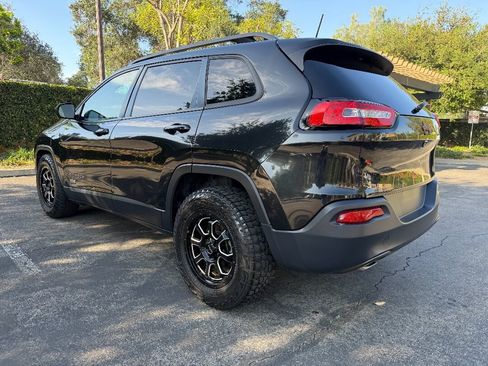 Used 2016 Jeep Cherokee 75th Anniversary FWD image 3