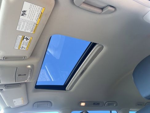 Used 2022 Nissan Armada SL w/ Captain's Chairs Package image 20