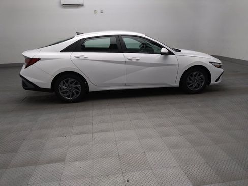 Used 2024 Hyundai Elantra SEL FWD image 10