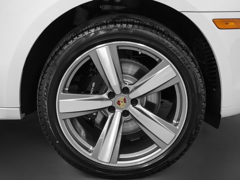 New 2026 Porsche Macan S image 16