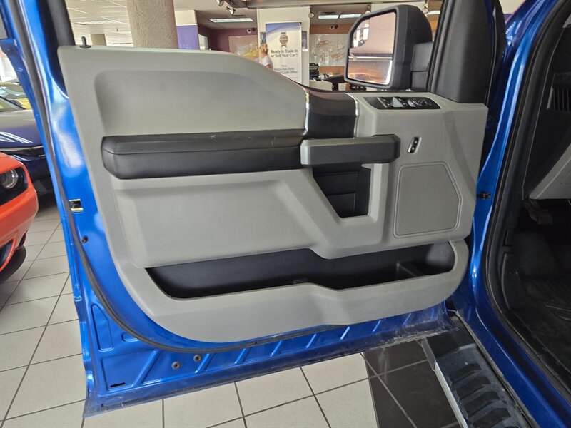 Used 2017 Ford F150 XLT AWD/4WD image 7