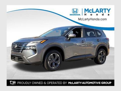 Used 2024 Nissan Rogue SV image 1