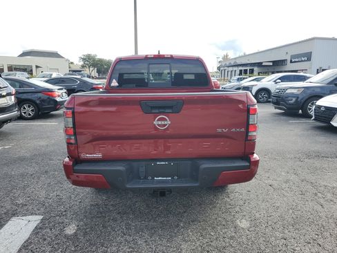 Certified 2022 Nissan Frontier SV image 5