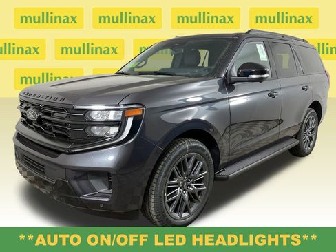 New 2026 Ford Expedition Platinum w/ Stealth Appearance Package image 15