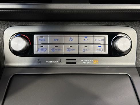 Used 2022 Hyundai Kona Limited image 21