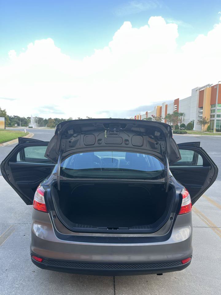 Used 2013 Ford Focus S FWD image 9