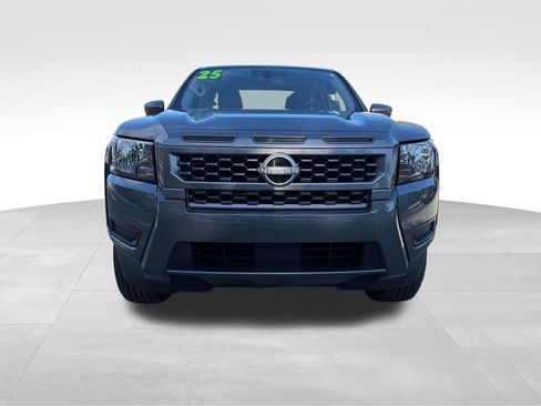 Used 2025 Nissan Frontier SV w/ Tow Package RWD image 2