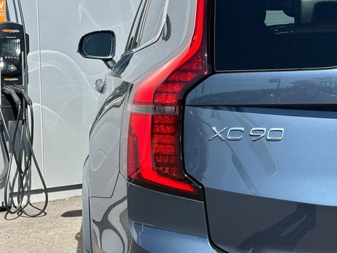 New 2025 Volvo XC90 B6 Core w/ Protection Package Premier AWD/4WD image 31