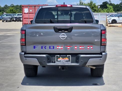 Used 2024 Nissan Frontier SV w/ SV Convenience Package RWD image 5