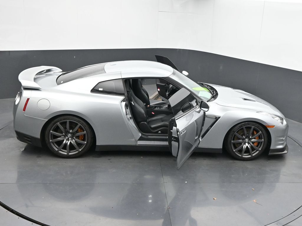 Used 2012 Nissan GT-R Premium AWD/4WD image 67