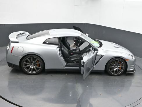Used 2012 Nissan GT-R Premium AWD/4WD image 67