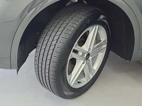 Used 2025 Audi Q5 e Premium Plus w/ Premium Plus Package image 33