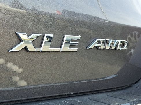 Used 2018 Toyota Highlander XLE w/ Protection Package #3 image 32