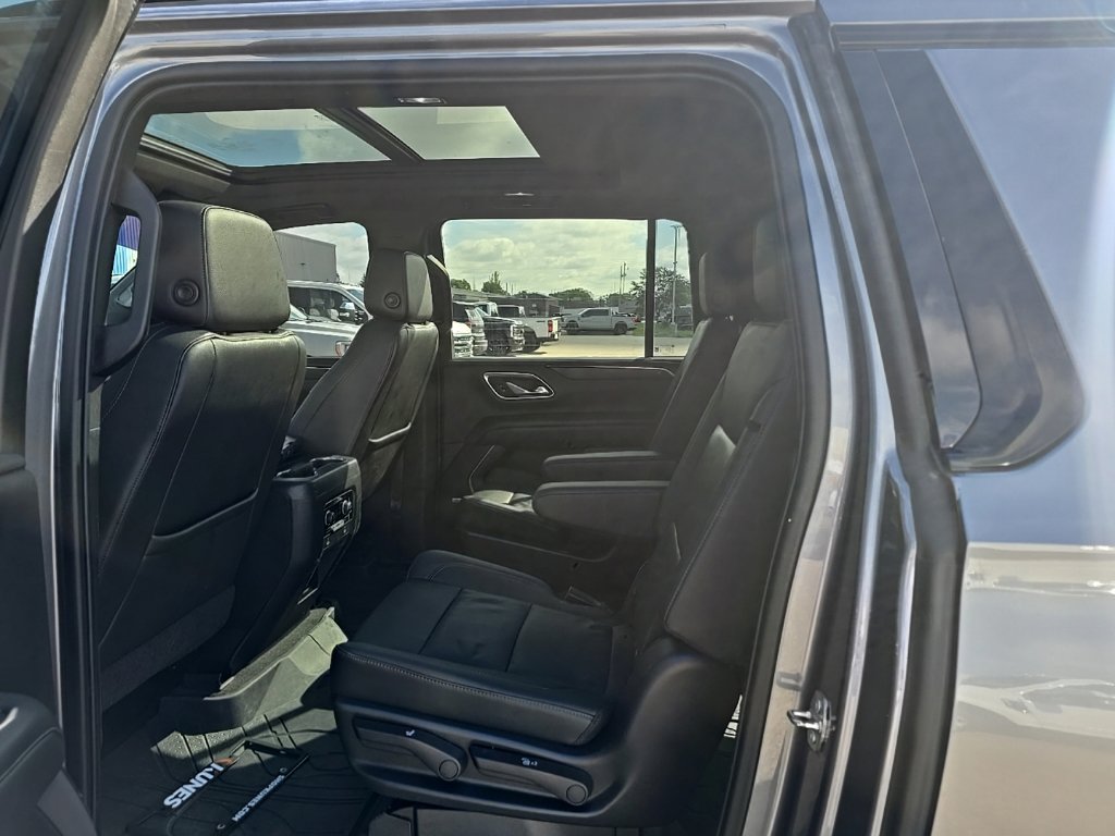 Used 2021 Chevrolet Suburban Z71 AWD/4WD image 16