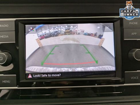 Used 2023 Volkswagen Jetta SE w/ Panoramic Sunroof Package FWD image 14