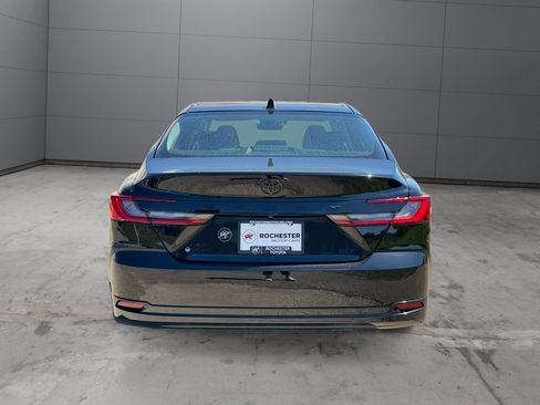 Used 2026 Toyota Camry XLE w/ Premium Package AWD/4WD image 4