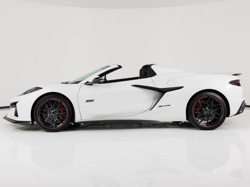 Used 2023 Chevrolet Corvette Z06 image 7