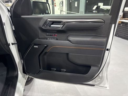 Used 2025 GMC Sierra 1500 AT4 image 35