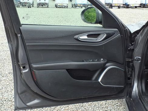 Used 2023 Alfa Romeo Giulia Sprint RWD image 16