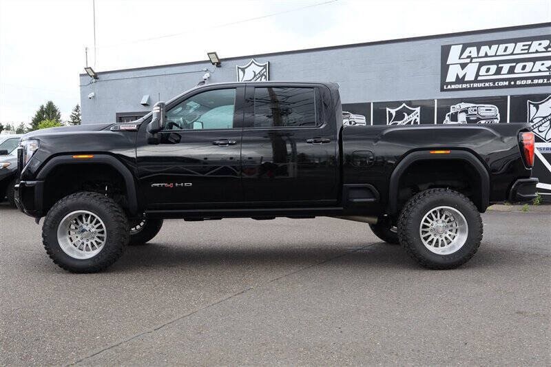 Used 2025 GMC Sierra 3500 AT4 w/ AT4 Premium Plus Package AWD/4WD image 2