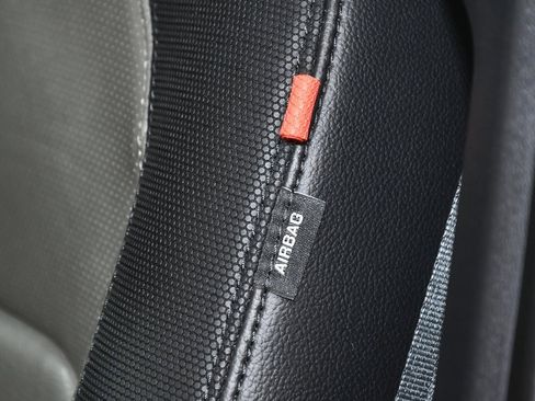 Used 2021 Land Rover Defender 110 X-Dynamic SE image 46