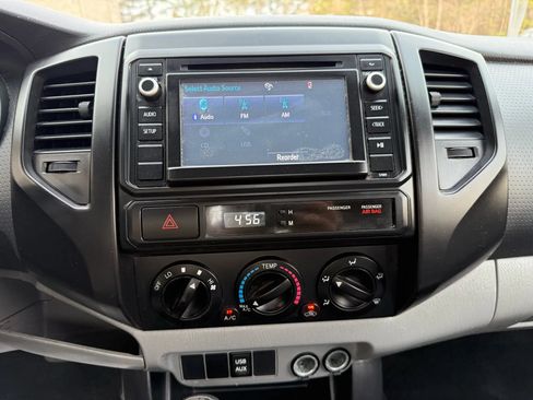 Used 2014 Toyota Tacoma 2WD Regular Cab image 23