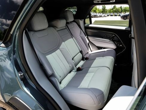 New 2026 Land Rover Range Rover Sport SE AWD/4WD image 43