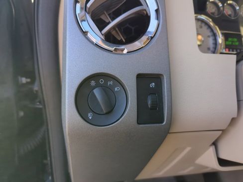 Used 2010 Ford F350 Lariat image 13