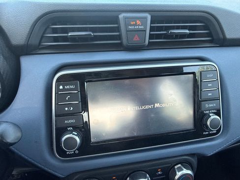 Used 2024 Nissan Versa SV FWD image 24