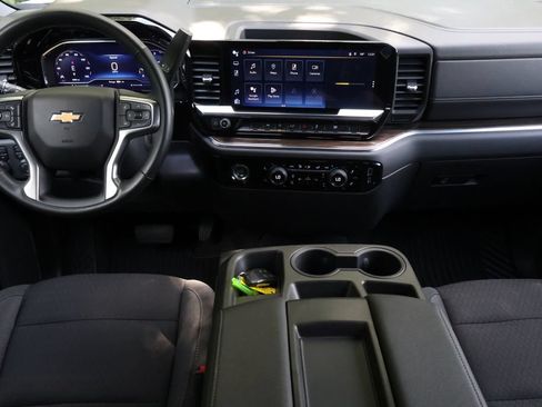 Used 2023 Chevrolet Silverado 1500 LT AWD/4WD image 17