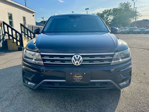Used 2019 Volkswagen Tiguan SEL R-Line FWD image 2