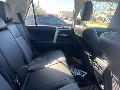 Used 2022 Toyota 4Runner SR5 Premium image 8