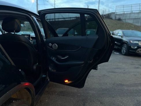 Used 2017 Mercedes-Benz GLC 300 4MATIC image 24