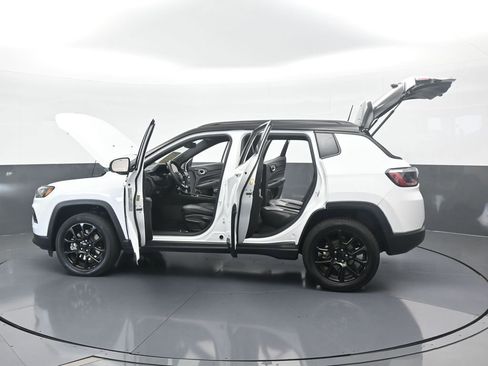 Used 2023 Jeep Compass Altitude image 72