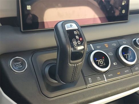 Used 2023 Land Rover Defender 90 X-Dynamic SE image 30